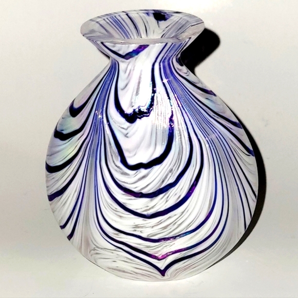Bud Vase, Vintage Blue & White Studio Art Glass with Feather Design, Chip - Picture 1 of 8